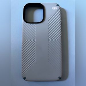 iPhone 13 Pro Max speck case
